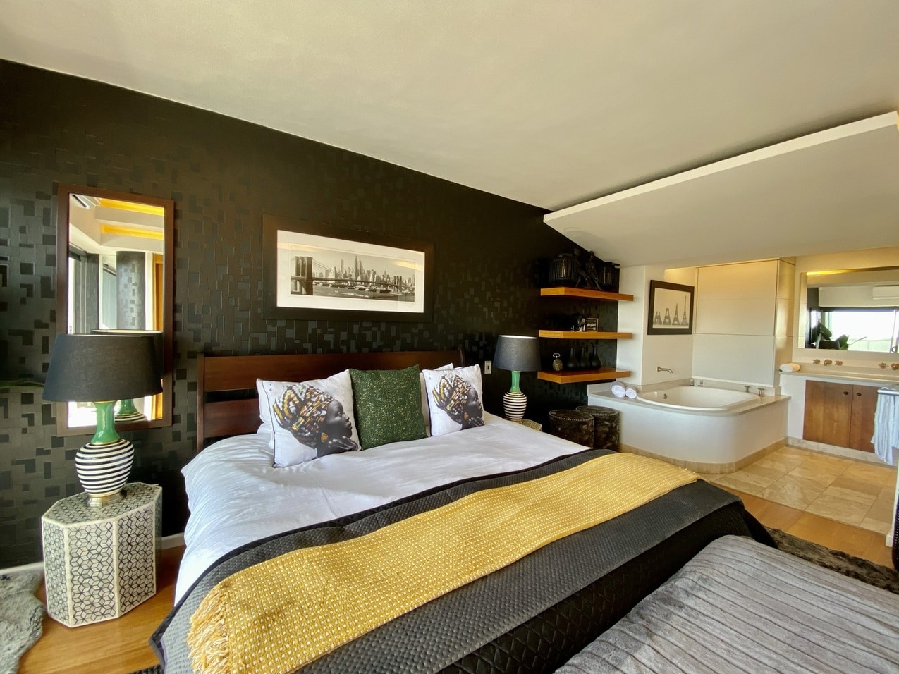 Clifton Beachfront Executive Apartment - Bedroom 2