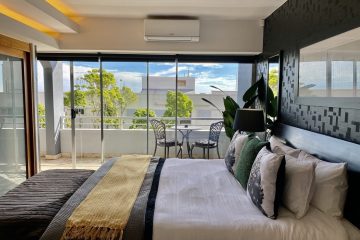 Clifton Beachfront Executive Apartment - Bedroom 1